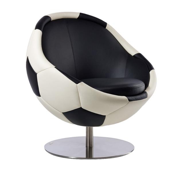 Krzesło w kształcie piłki, Hattrick